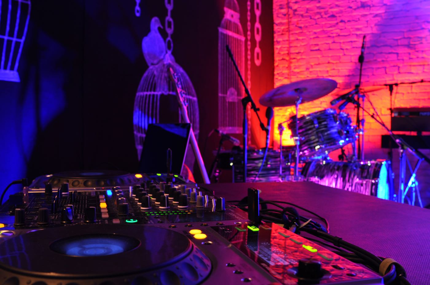 80er Disco Floor mit DJ